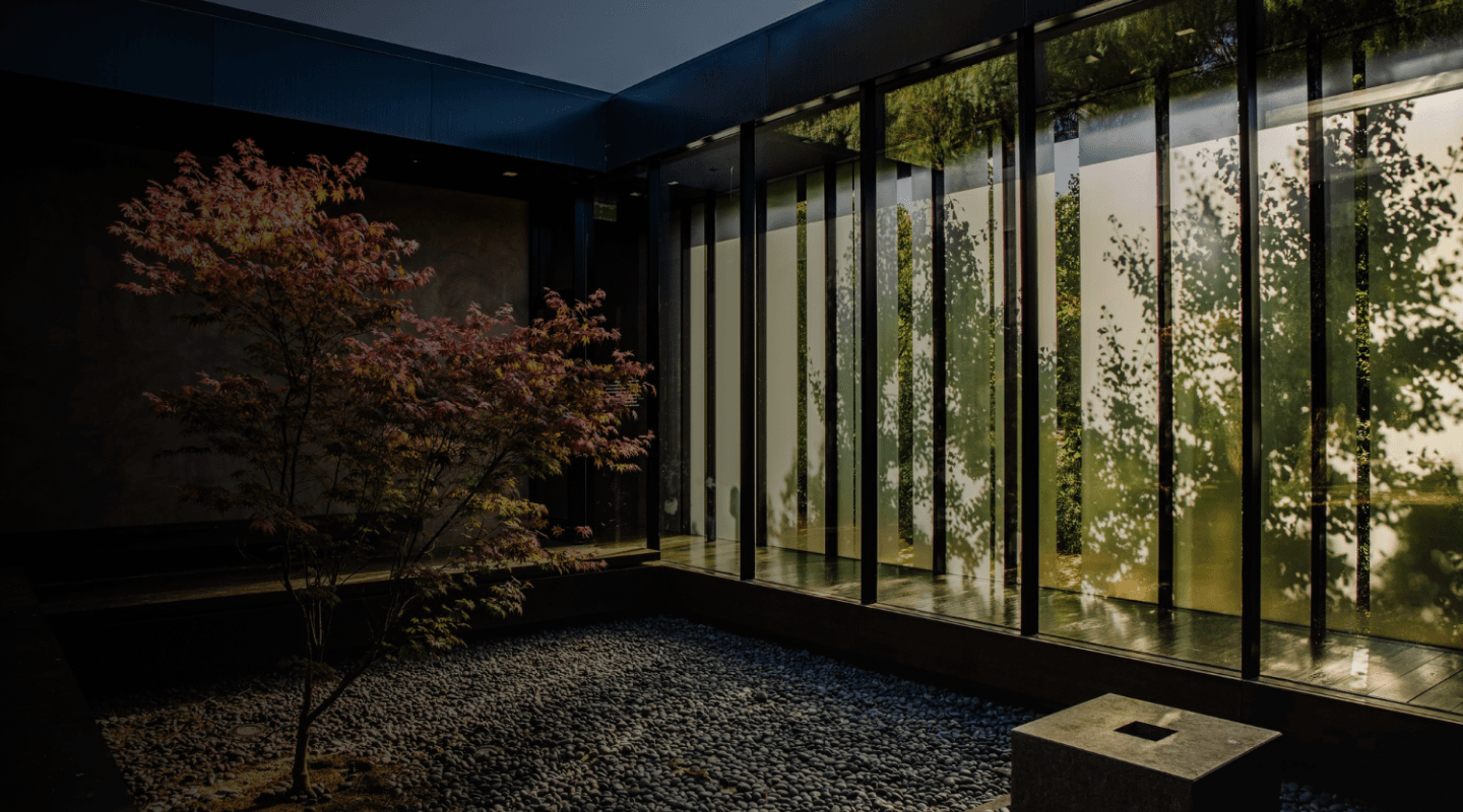 Engineering Precision Banner Mobile